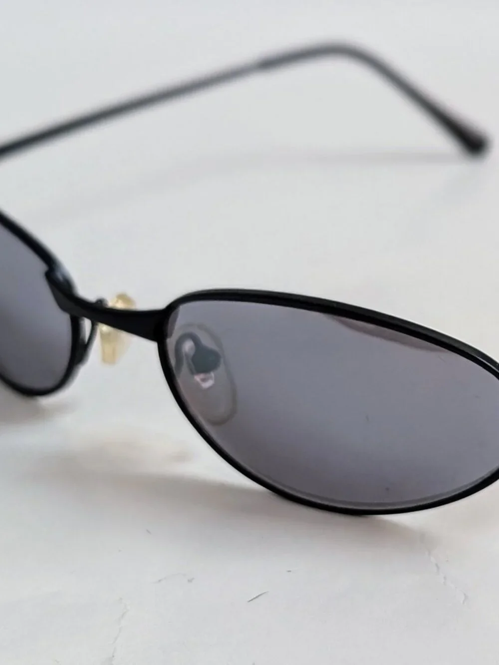 NWT Vintage 90's Classic Oval Metal Sport Sunglasses (M. Black)